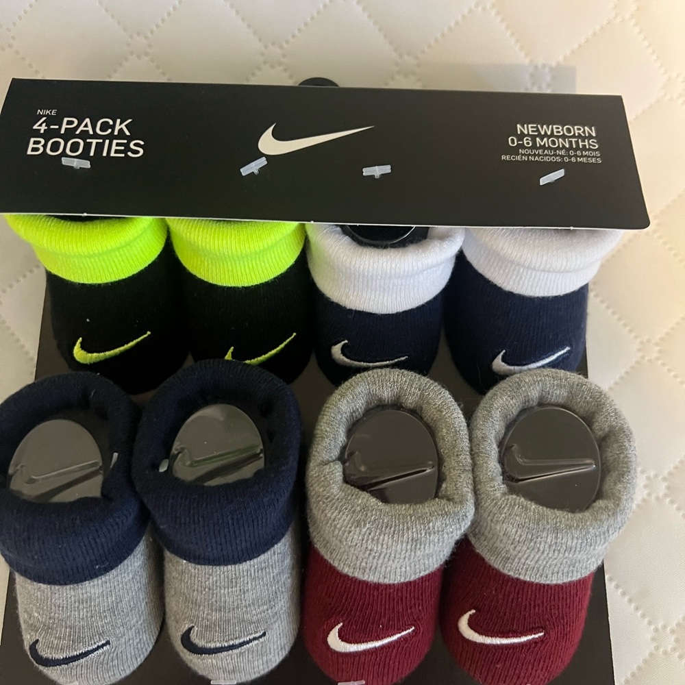 Nike Newborn Booties 4-Pack